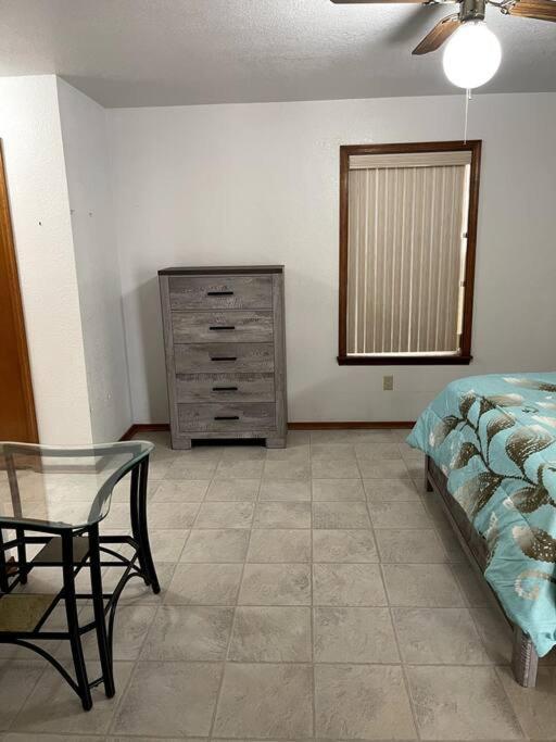 Townhouse, Two Car Garage, Fireplace Back Yard ラスクルーセス エクステリア 写真