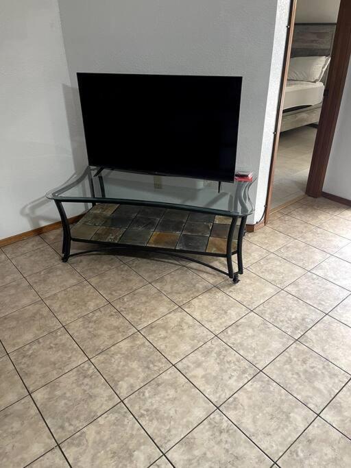 Townhouse, Two Car Garage, Fireplace Back Yard ラスクルーセス エクステリア 写真