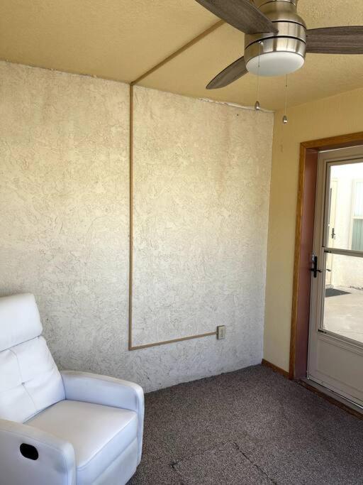 Townhouse, Two Car Garage, Fireplace Back Yard ラスクルーセス エクステリア 写真