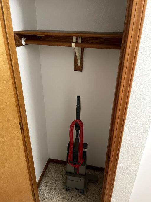 Townhouse, Two Car Garage, Fireplace Back Yard ラスクルーセス エクステリア 写真