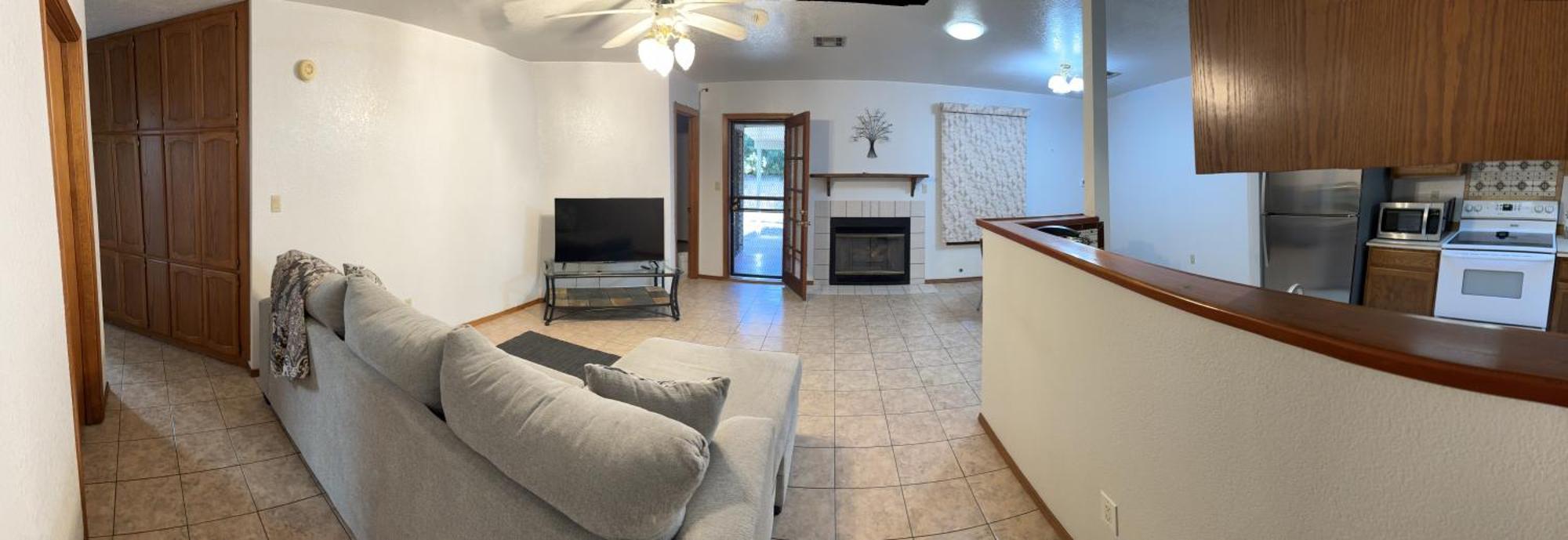 Townhouse, Two Car Garage, Fireplace Back Yard ラスクルーセス エクステリア 写真
