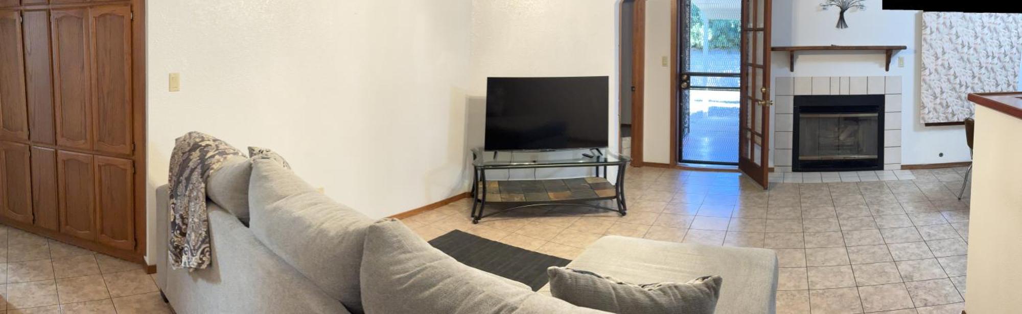 Townhouse, Two Car Garage, Fireplace Back Yard ラスクルーセス エクステリア 写真