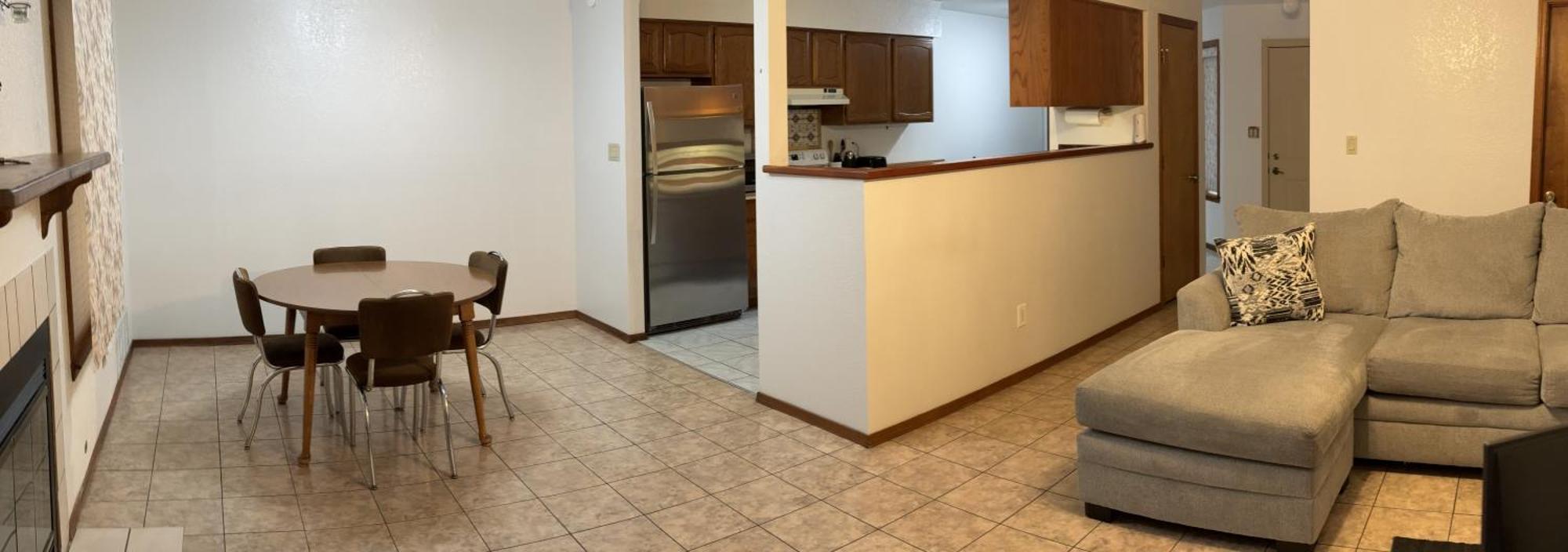 Townhouse, Two Car Garage, Fireplace Back Yard ラスクルーセス エクステリア 写真